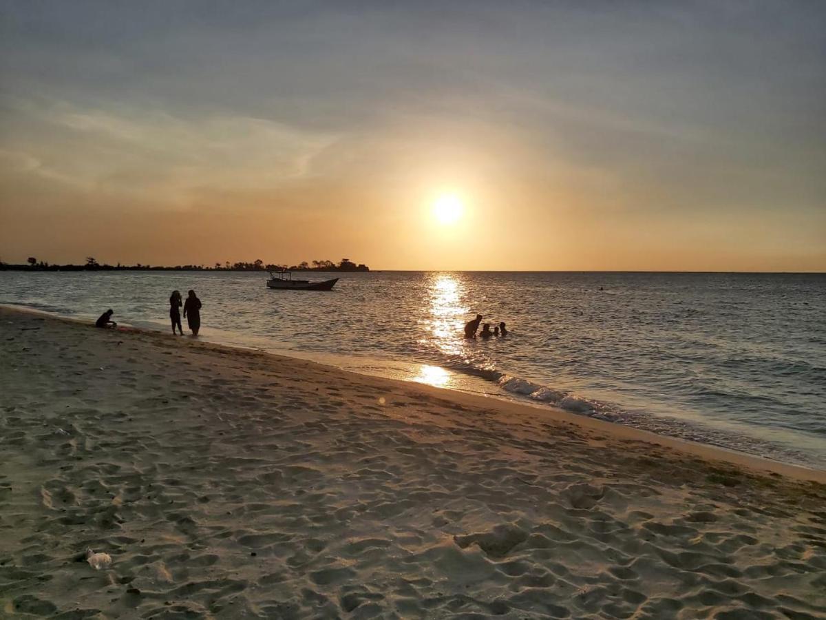 Omah Laut Bondo Jepara - By The Beach, Direct View Of The Sea, Great Base For Water Sports Margokerto Eksteriør bilde