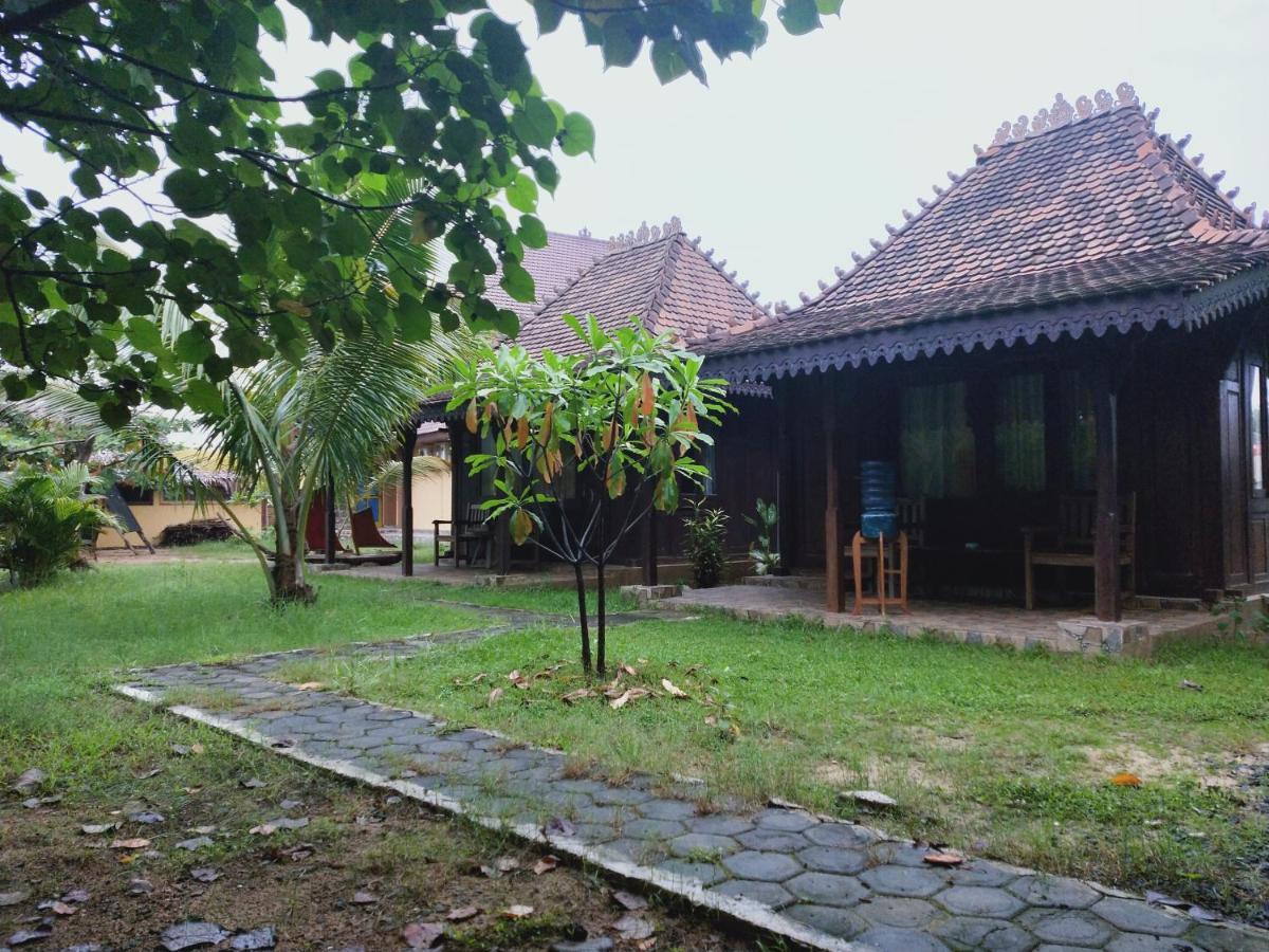 Omah Laut Bondo Jepara - By The Beach, Direct View Of The Sea, Great Base For Water Sports Margokerto Eksteriør bilde