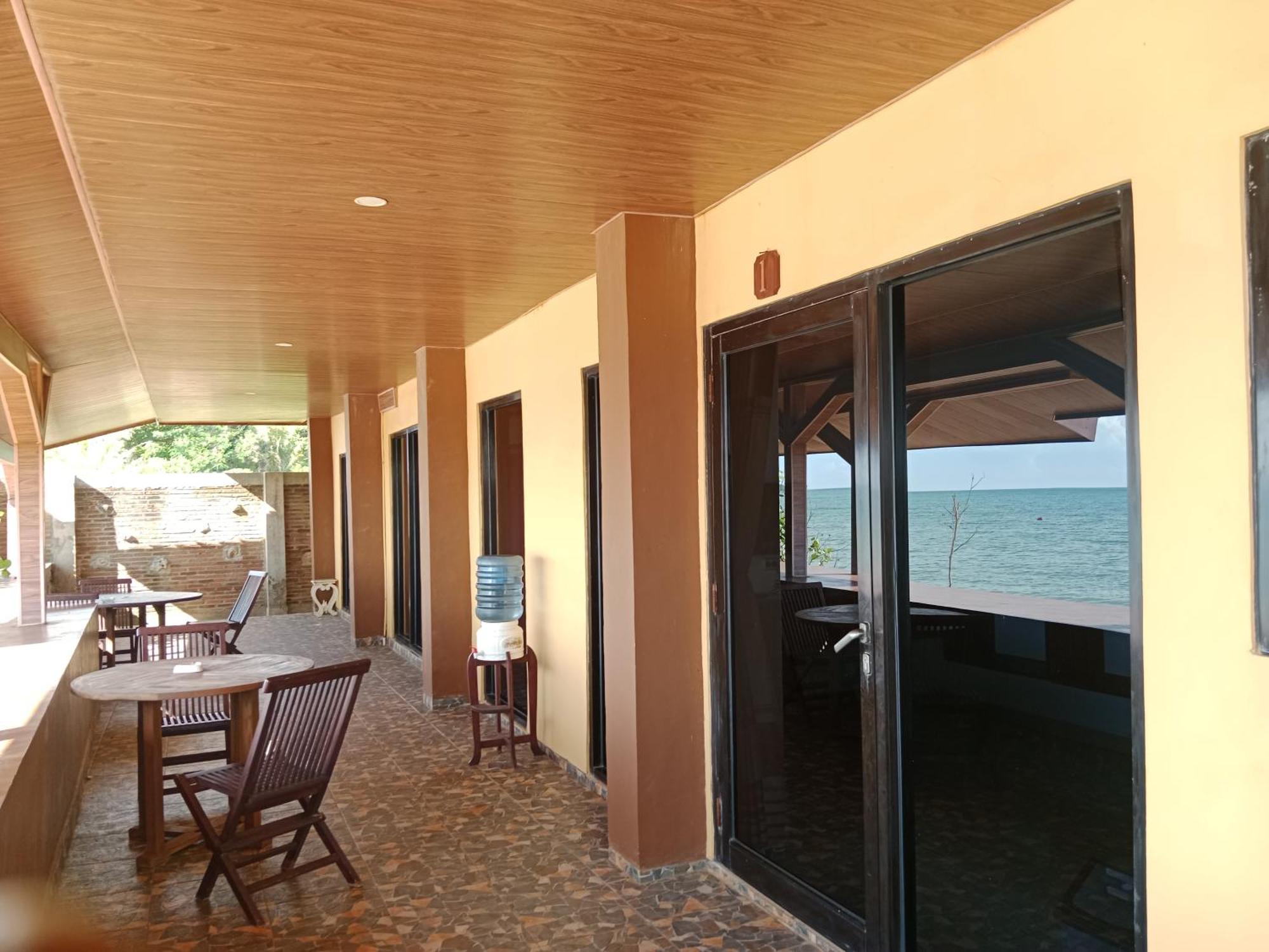 Omah Laut Bondo Jepara - By The Beach, Direct View Of The Sea, Great Base For Water Sports Margokerto Eksteriør bilde